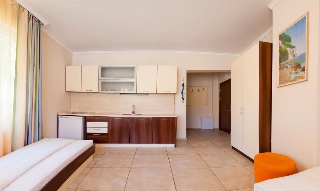Guest House Hiora Ахтополь Экстерьер фото