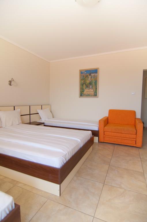 Guest House Hiora Ахтополь Экстерьер фото